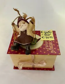 Folletto altalena ceramica , dimensioni 7 cm