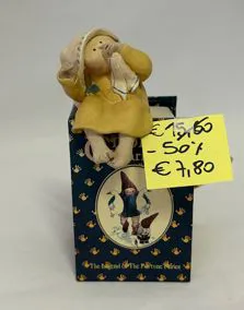 Folletto bambina ceramica, dimensioni 5cm