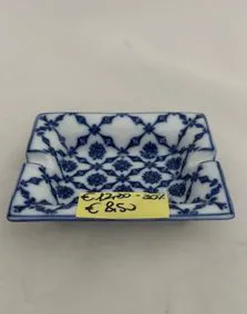 Posacenere porcellana, dimensioni 9.5cm x 11.5cm