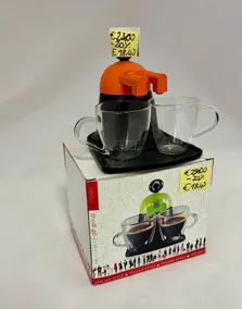 Set caffettiera 2 beccucci e 2 tazzine Brandani disponibile verde e arancione