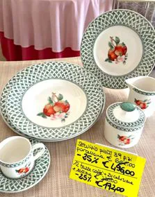 Servizio piatti 39 pezzi + 12 tazzine caffè + zuccheriera + lattiera porcellana