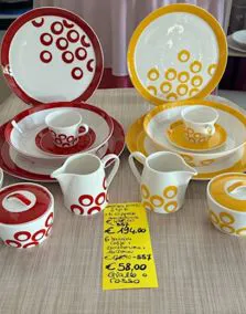 Servizio piatti 21 pz + 6 coppette macedonia + 6 tazzine caffè + zuccheriera + lattiera porcellana