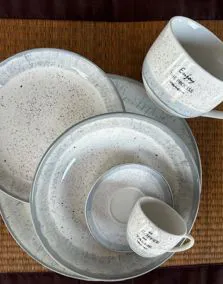 Servizio piatti da 6 persone con tazzina e tazza colazione porcellana granelli grigio