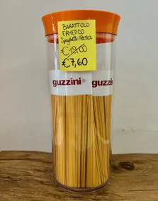 Barattolo ermetico Guzzini in plastica con tappo arancione per spaghetti e pasta